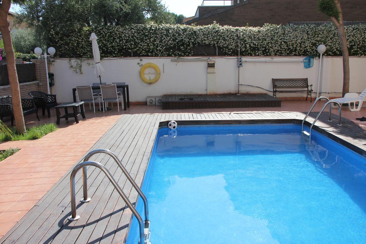 Apartamentos Caru 카스테데펠스 외부 사진